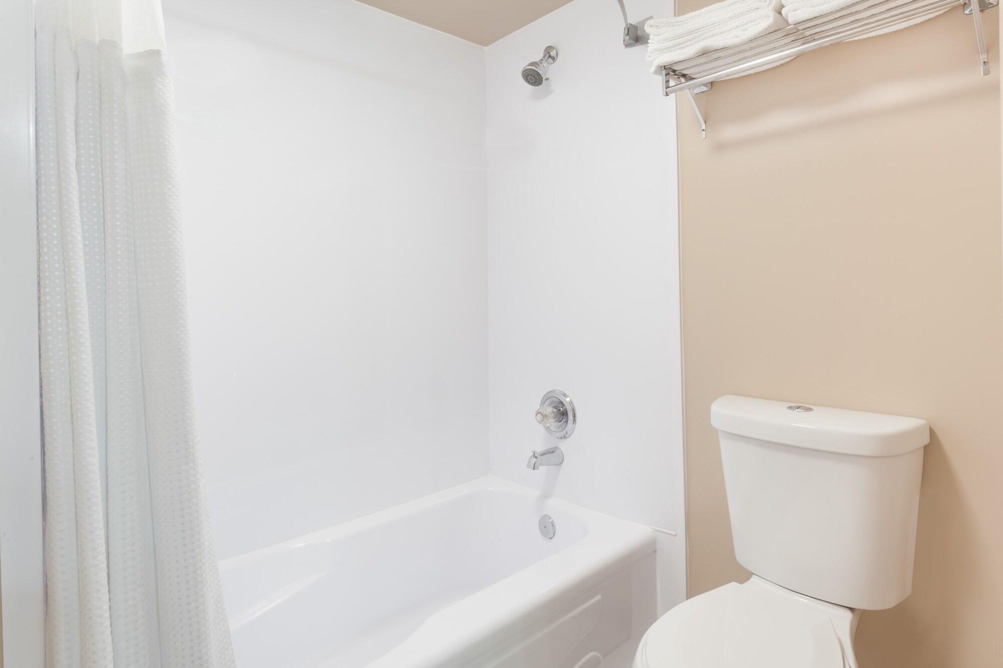 Super 8 By Wyndham Saskatoon Near Saskatoon Airport Hotel Ngoại thất bức ảnh