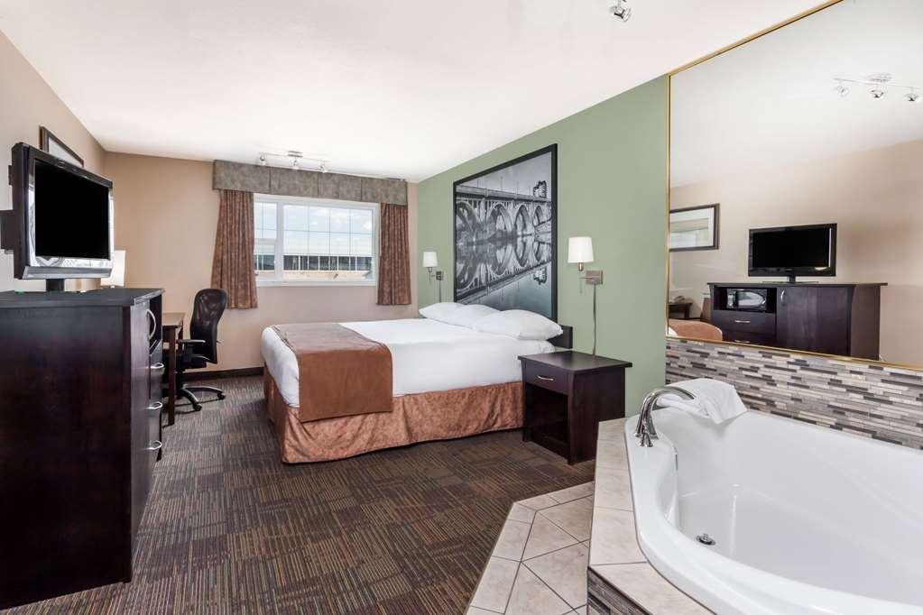 Super 8 By Wyndham Saskatoon Near Saskatoon Airport Hotel Phòng bức ảnh