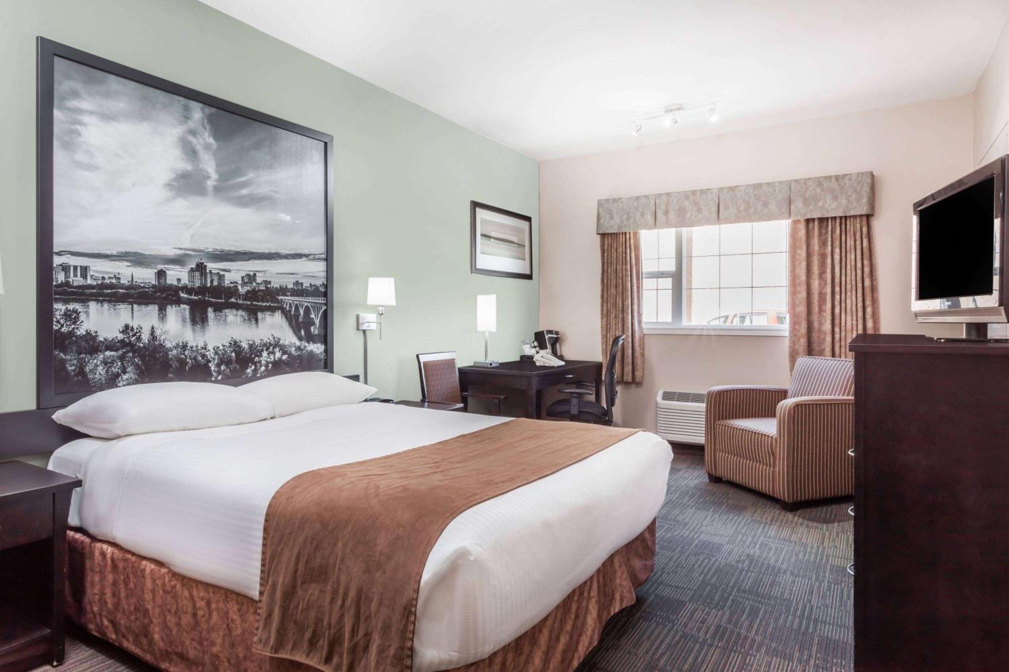 Super 8 By Wyndham Saskatoon Near Saskatoon Airport Hotel Ngoại thất bức ảnh