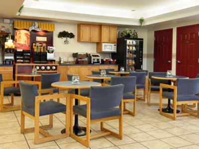Super 8 By Wyndham Saskatoon Near Saskatoon Airport Hotel Nhà hàng bức ảnh